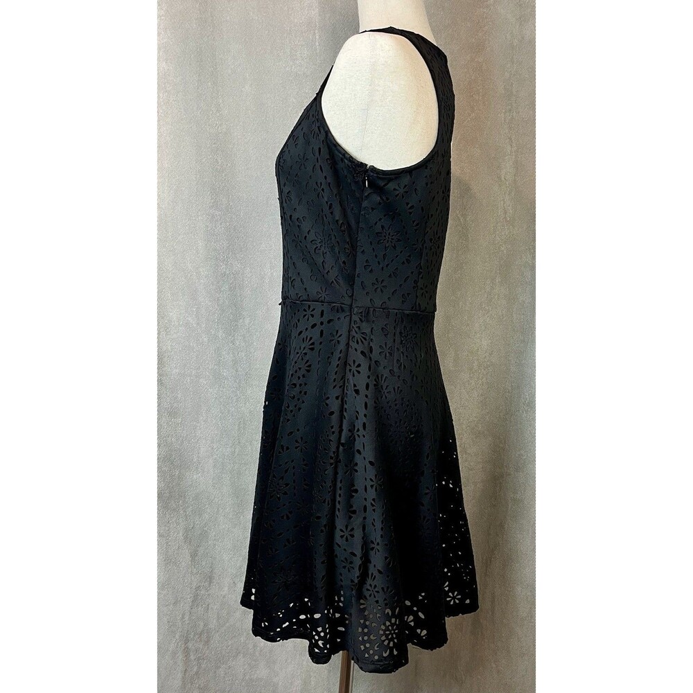 Candie’s Black Fit & Flare Dress 7 Laser Cut Floral Open Back Y2K Whimsigoth - Picture 7 of 8